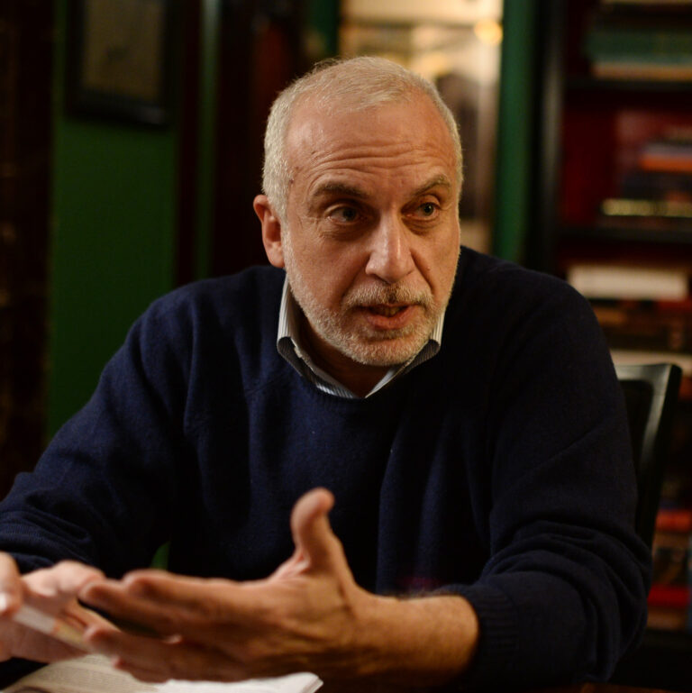 Soli Özel